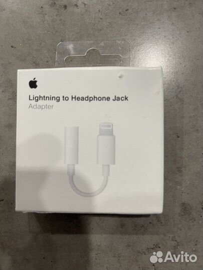 Адаптер Apple Lightning/выход 3,5 мм