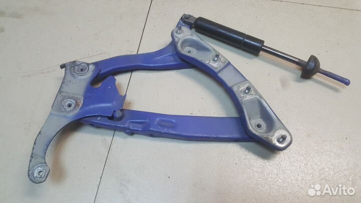 Петля капота левая Mercedes-Benz W202 седан 2.3