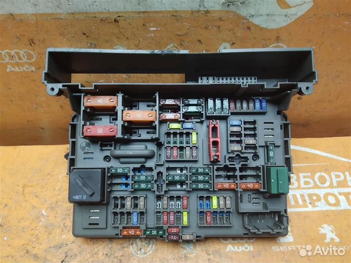 Блок предохранителей BMW 3 E90/E91 (2005-2012)