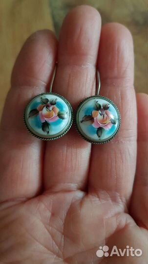 Финифть. Брошь и серьги
