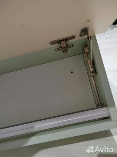 Подвесная полка в ванную