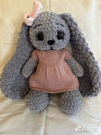 Зайка в платье из плюшевой пряжи