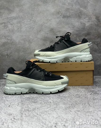 Кроссовки Nike Air Zoom Vomero 5 Black / White