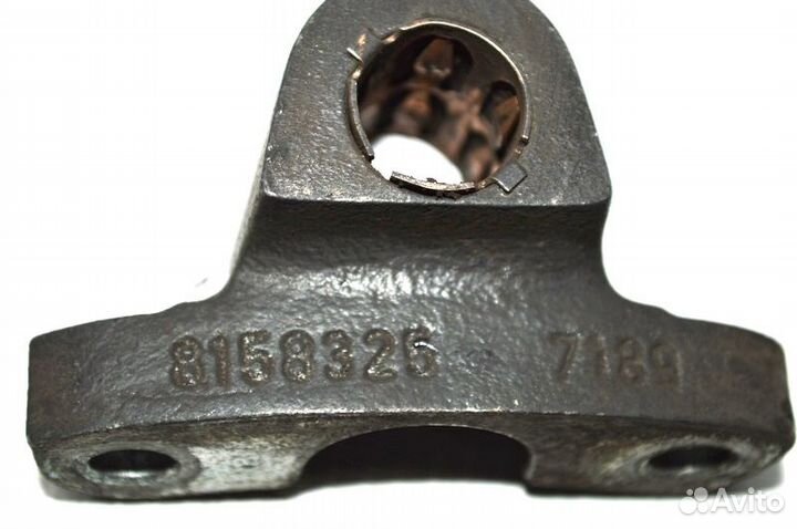 Кронштейн датчика ABS, передний мост volvo FH12 1