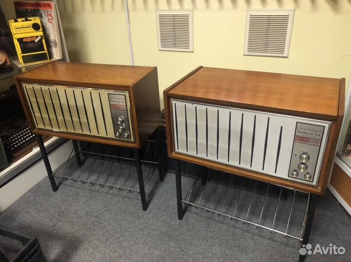 Ламповый проигрыватель винила с акустикой