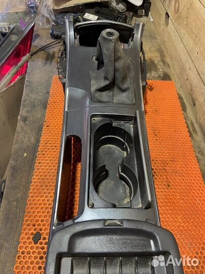 Консоль центральная Mazda 6