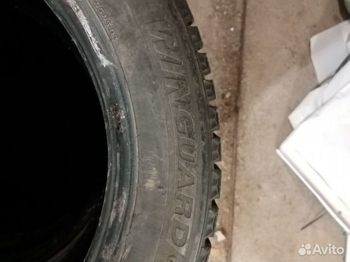 Roadstone Winguard 215/55 R17