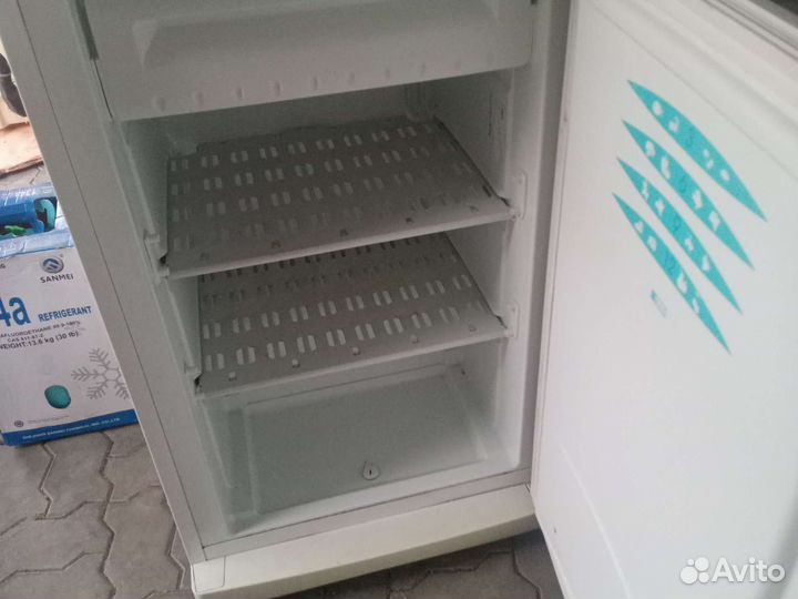 Морозильник 105л