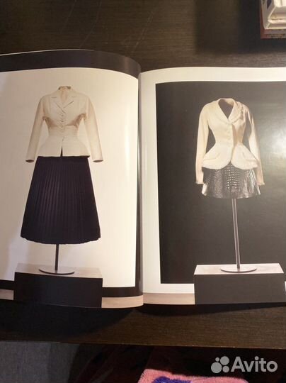 Книга - каталог Dior под знаком искусства