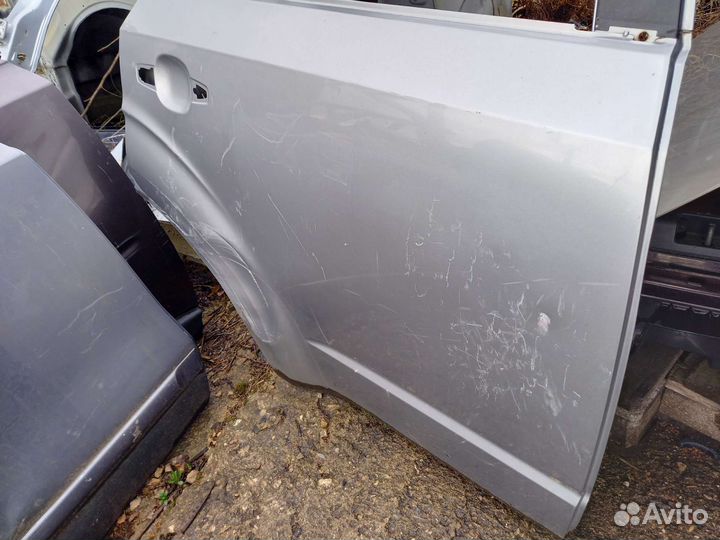 Задняя правая дверь Forester 3 SH