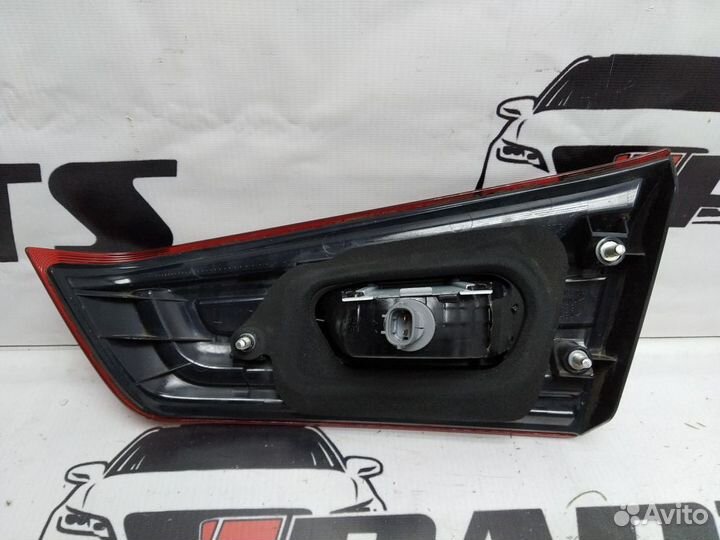 Фонарь задний внутренний Mitsubishi ASX I (2010—20