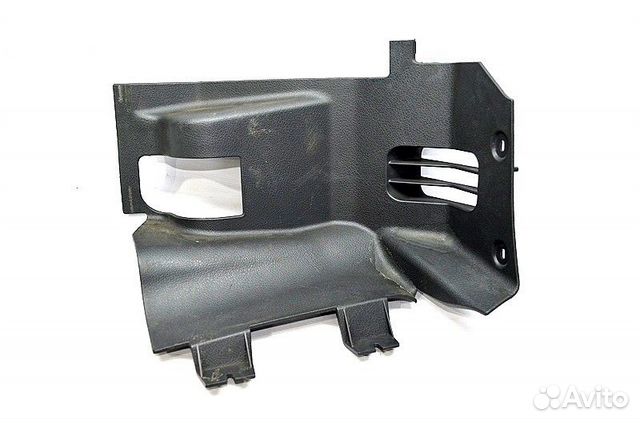 Пластиковая крышка торпеды у подножья водителя mer