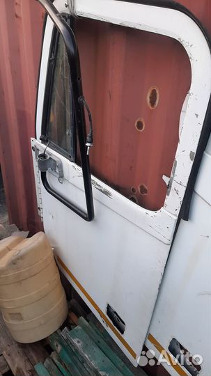 Продам двери фредлайнер