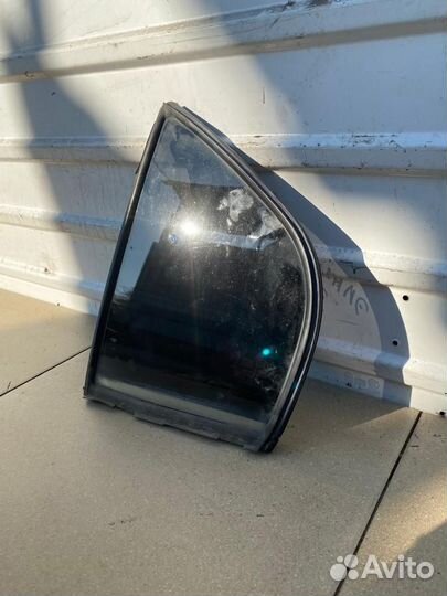 Стекло треугольник заднее левое Hyundai Elantra 3