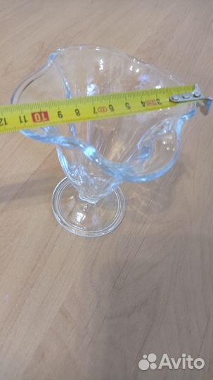 Маленькая декоративная вазочка