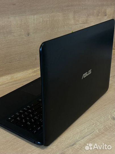 Быстрый Ноутбук Asus X554L в хорошем состоянии