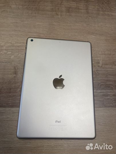 iPad 5; 32gb; wifi