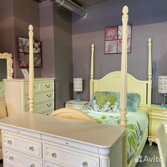 Кровать из массива премиум качества в наличии