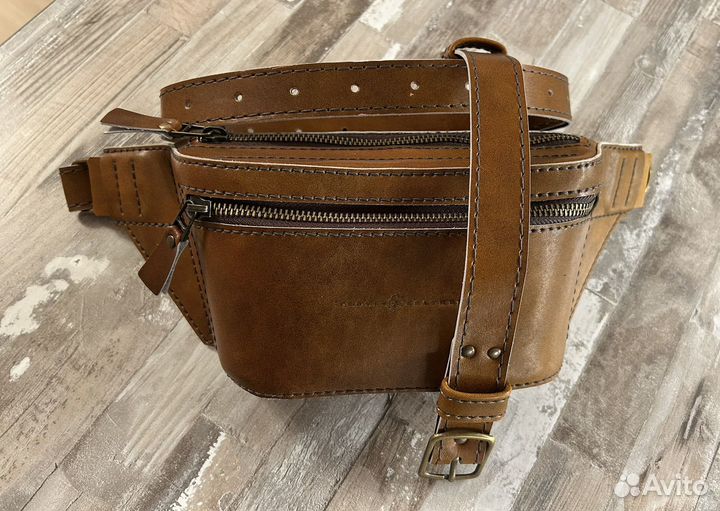 Поясная сумка бананка из натуральной кожи
