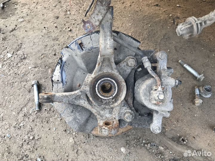 Хендай Солярис хэтчбек передние кулаки подвески