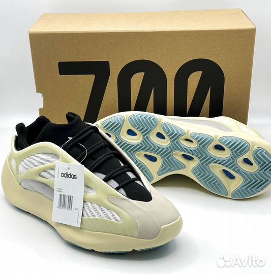 Кроссовки Adidas Yeezy Boost 700