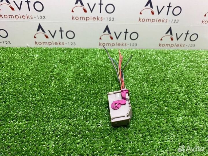 Разъем Audi A4 B8