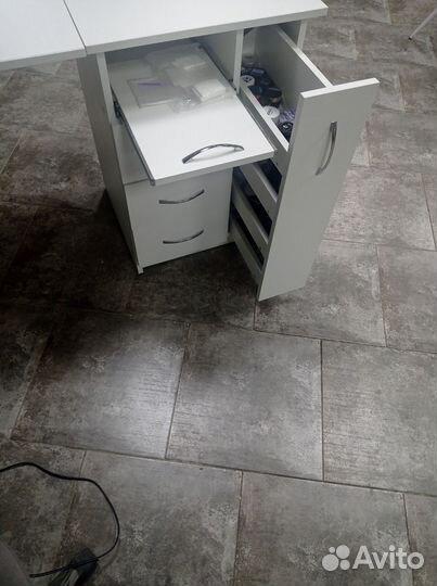 Стол маникюрный складной б/у