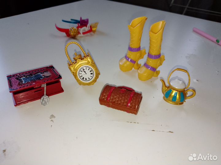 Аксессуары ever after high, кровать и другое