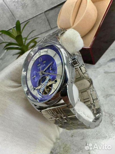 Механические наручные часы Omega