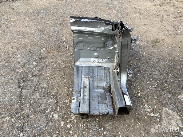 Четверть передняя правая Lexus IS/Лексус ас