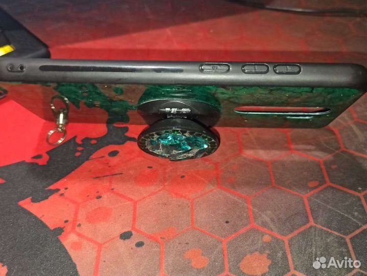 Бампер на телефон