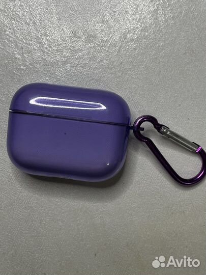 Чехол для airpods pro силиконовый + карабин