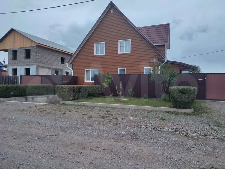 Коттедж 185 м² на участке 10 сот.