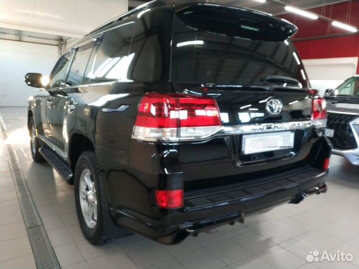 Рестайлинг пакет на Land Cruiser 200