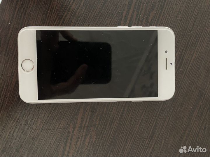 Телефон iPhone 6