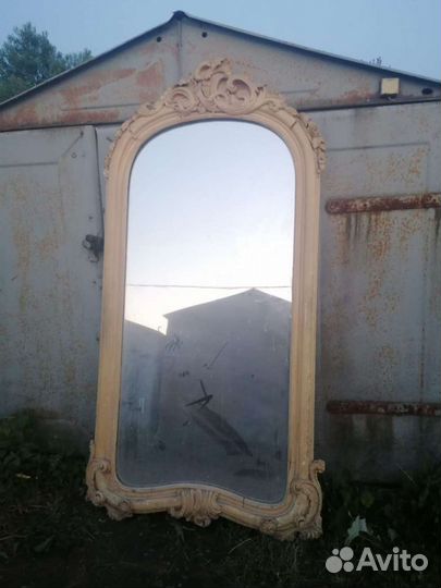 Старинное напольное зеркало