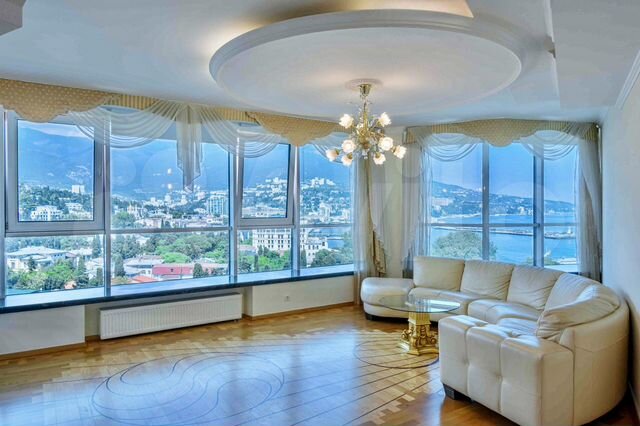 3-к. квартира, 212 м², 10/14 эт.