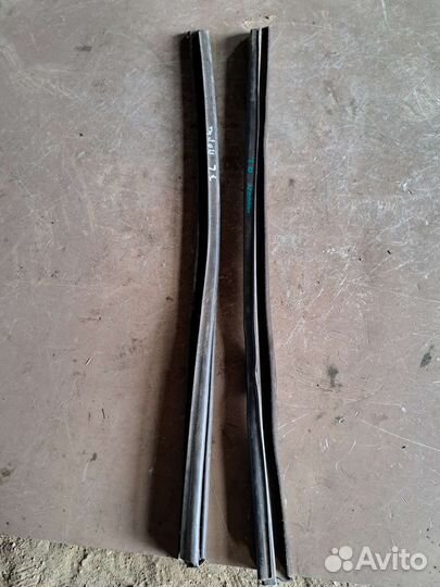 Уплотнитель стекла задний на Volkswagen Touareg