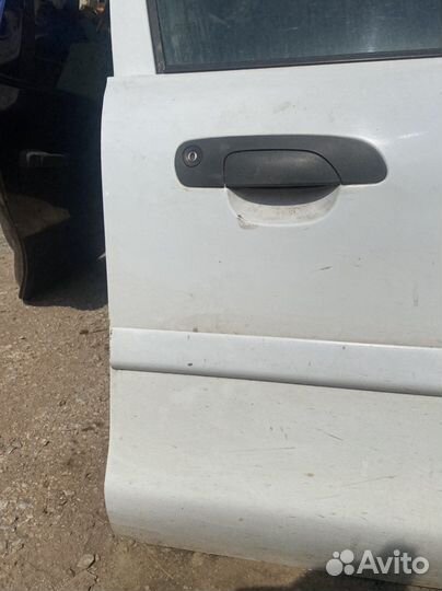 Передняя правая дверь Ford Mondeo 2