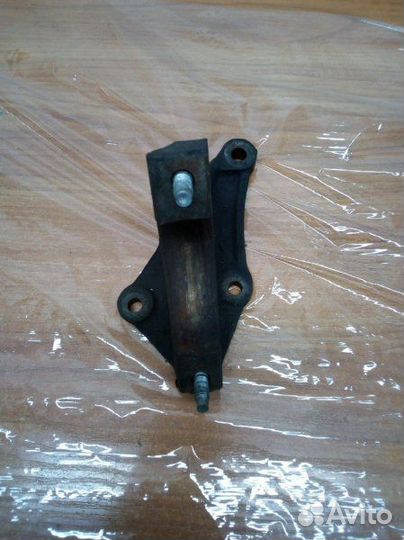 Кронштейн промежуточного вала Ford Focus 2 1