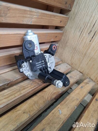 Моторчик трапеции дворников (стеклоочистителя)