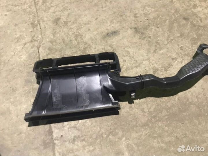 Воздуховод Toyota Prius ZVW30 2zrfxe 2010