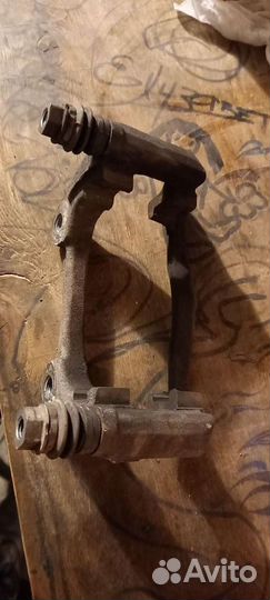 Скоба суппорта Лада Веста