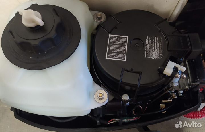 Подвесной лодочный мотор