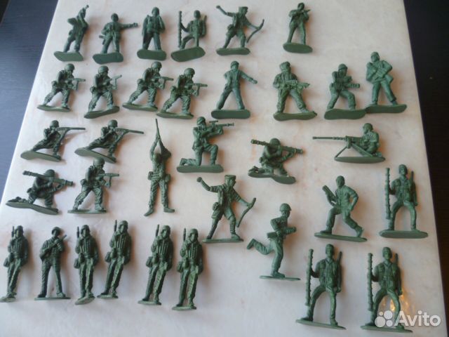 Солдатики современные пластик 67 шт