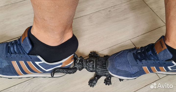 Жук - напольная подставка для снятия обуви, чугун