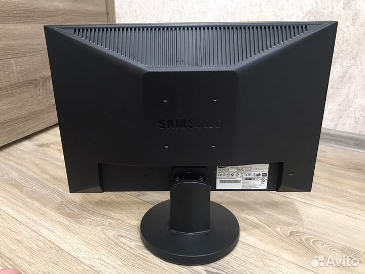 Монитор Samsung syncmaster 923NW 19 дюймов