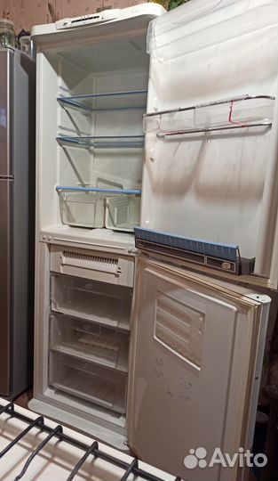 Холодильник двухкамерный б/у