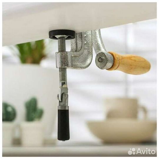 Мясорубка ручная чугунная