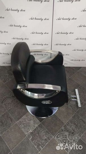 Парикмахерское кресло